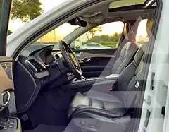 2022 Volvo XC90
