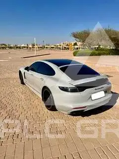 2022 Porsche Panamera