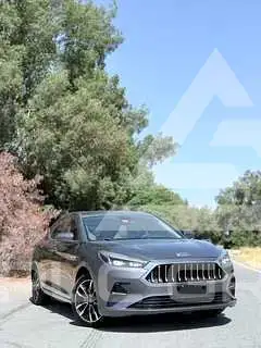 2022 JAC J7
