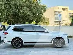 2023 BMW X7