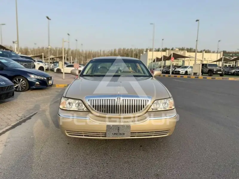 2010 Lincoln Town