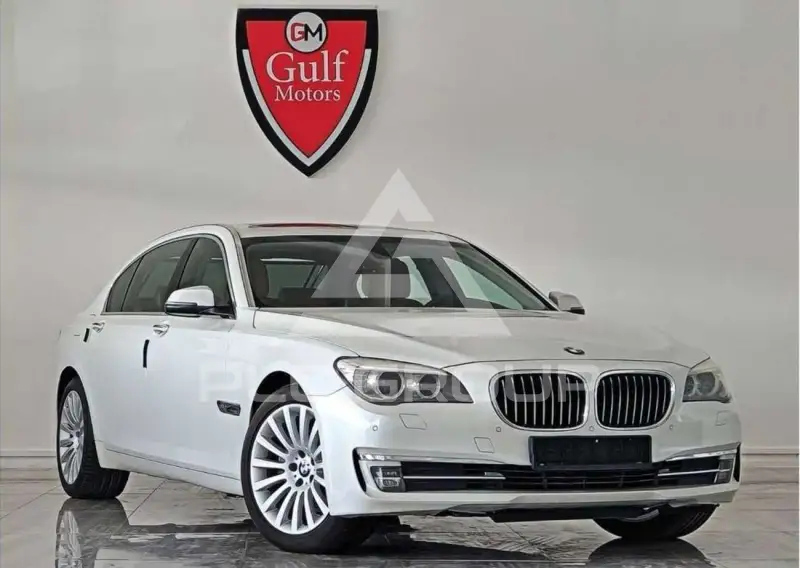 2012 BMW 730