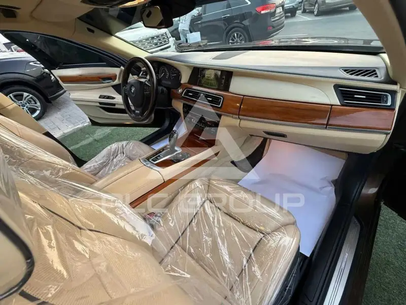 2012 BMW 750