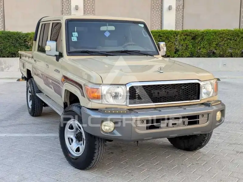 2013 Toyota LAND CRUISER