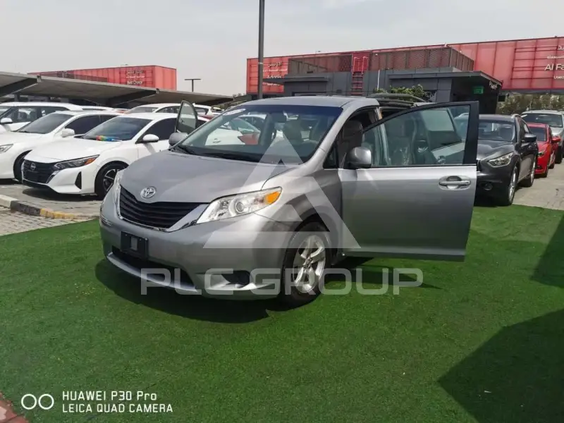 2013 Toyota SIENNA