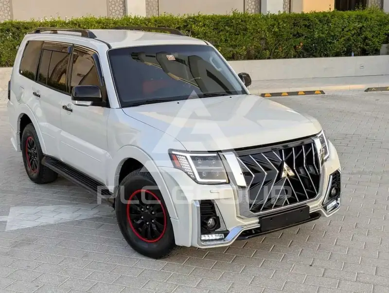 2015 Mitsubishi PAJARO