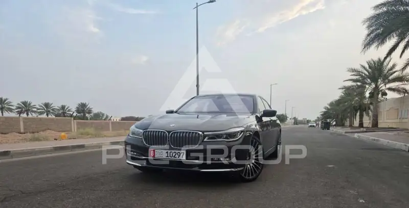 2016 BMW 750