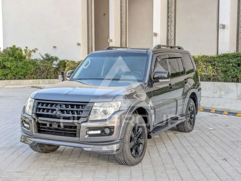 2017 Mitsubishi PAJARO