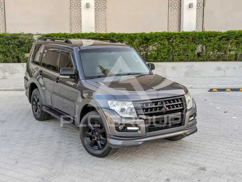 2017 Mitsubishi PAJARO