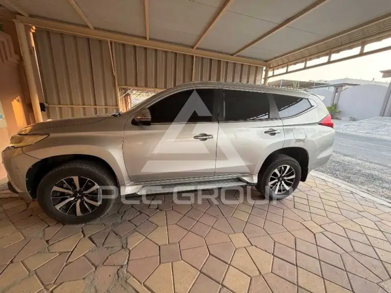 2017 Mitsubishi MONTERO