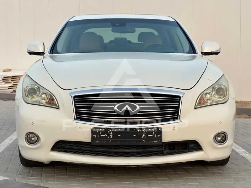 2017 Infinity Q70
