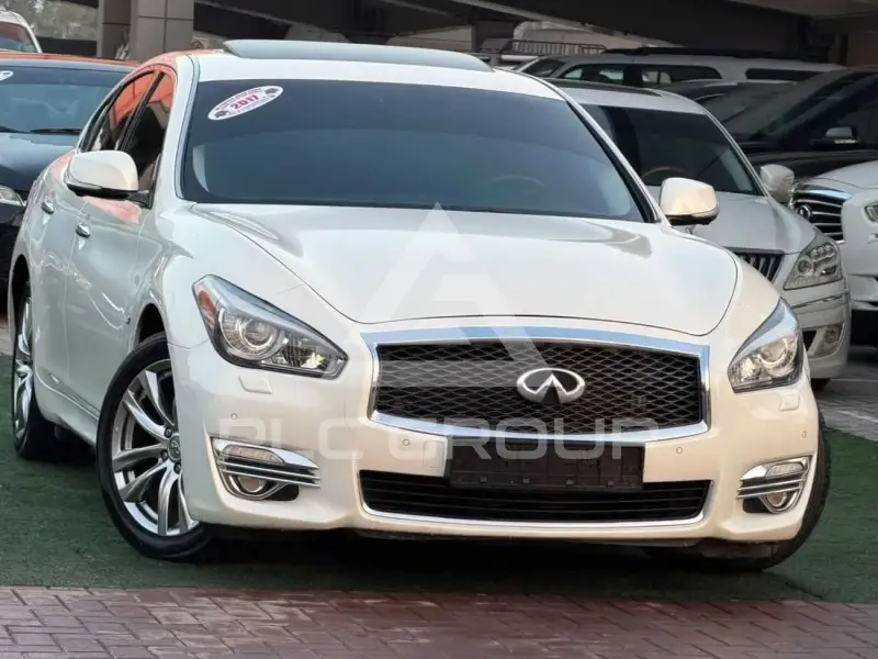 2017 Infinity Q70