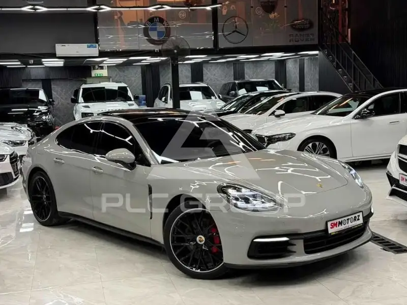 2017 Porsche Panamera