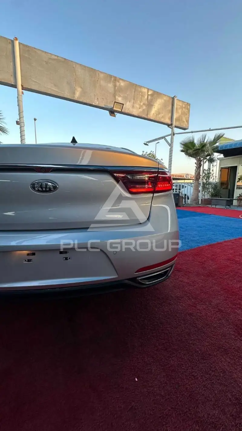 2017 KIA Cadenza