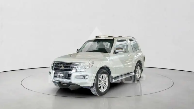 2018 Mitsubishi PAJARO