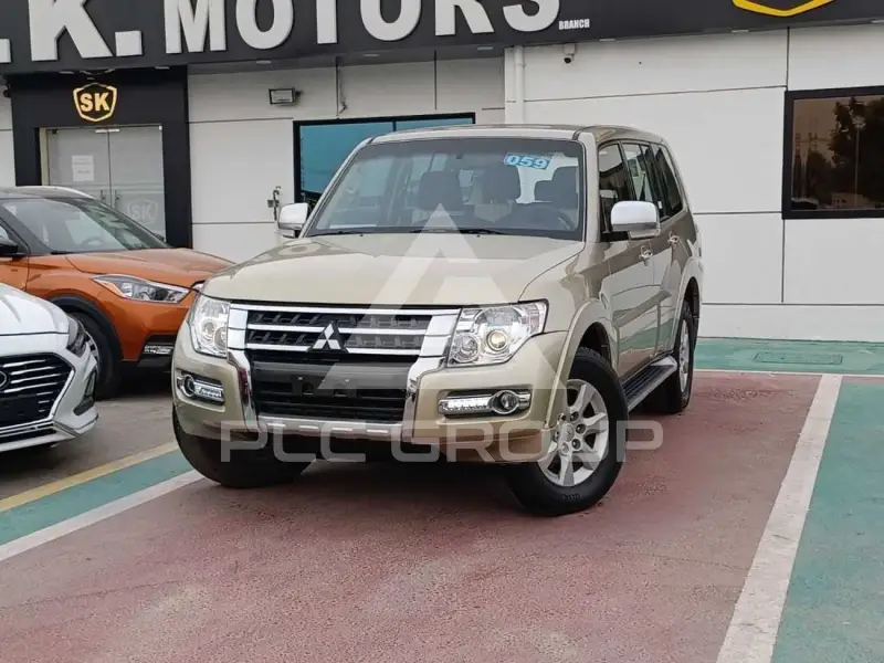 2018 Mitsubishi PAJARO