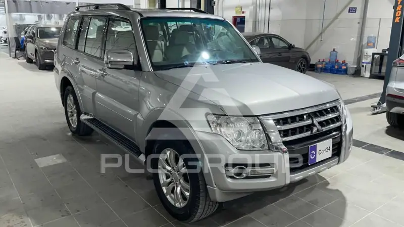 2018 Mitsubishi PAJARO