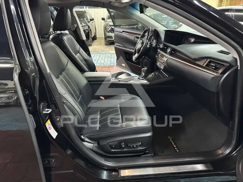 2018 Lexus ES350