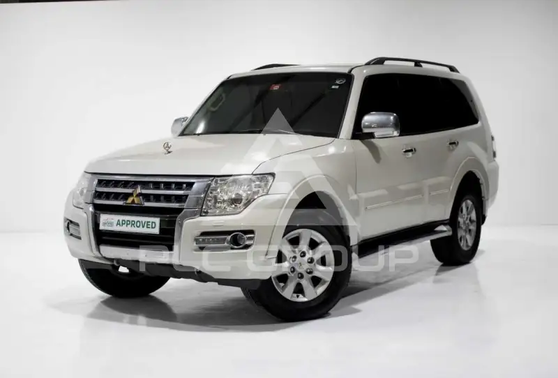 2020 Mitsubishi PAJARO