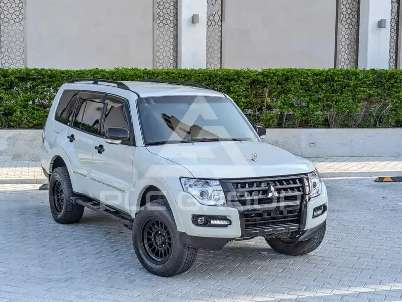 2020 Mitsubishi PAJARO