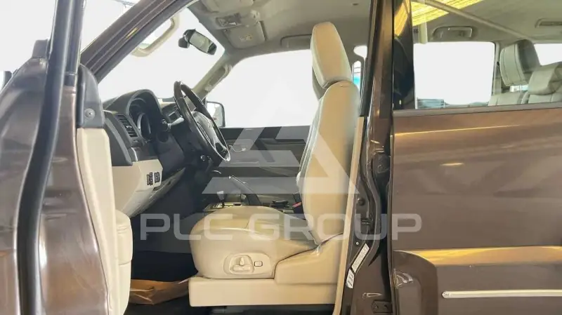 2020 Mitsubishi PAJARO