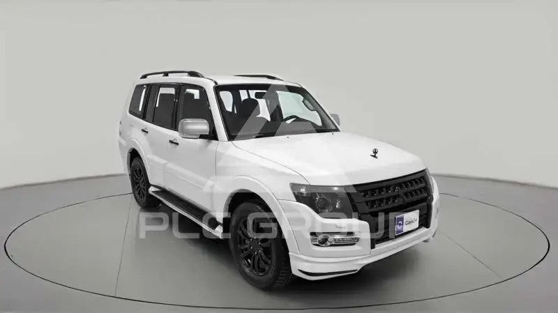 2020 Mitsubishi PAJARO