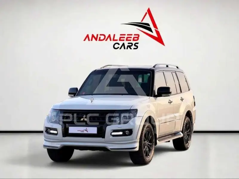 2020 Mitsubishi PAJARO
