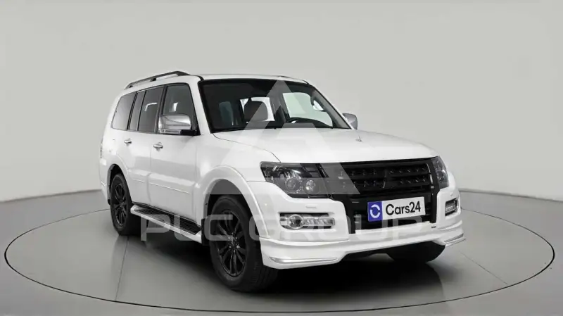 2020 Mitsubishi PAJARO
