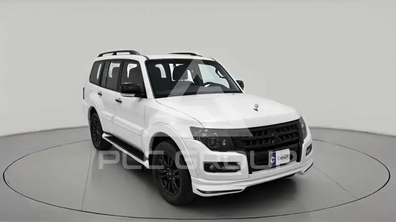 2020 Mitsubishi PAJARO