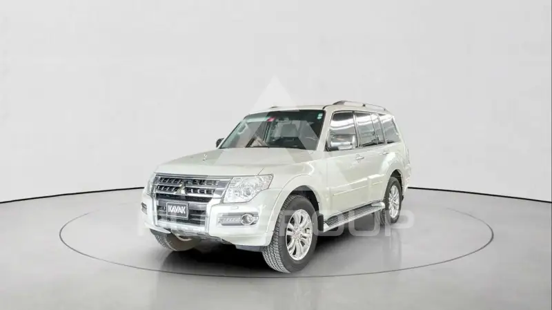 2020 Mitsubishi PAJARO