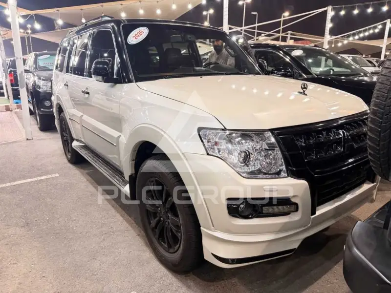 2020 Mitsubishi PAJARO