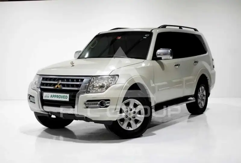 2020 Mitsubishi PAJARO