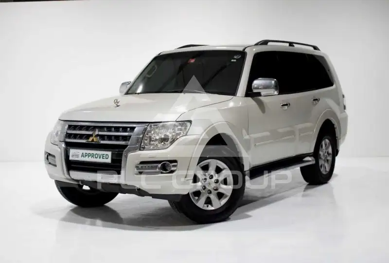 2020 Mitsubishi PAJARO
