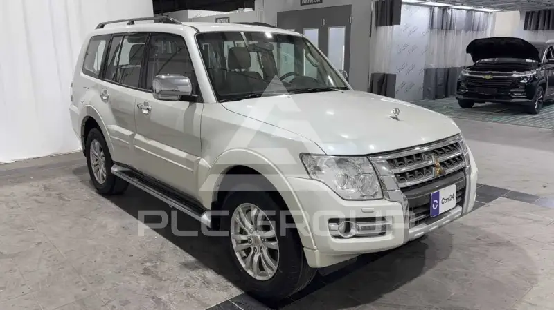 2020 Mitsubishi PAJARO
