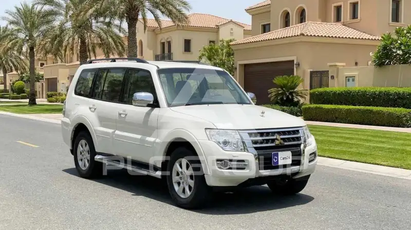 2020 Mitsubishi PAJARO