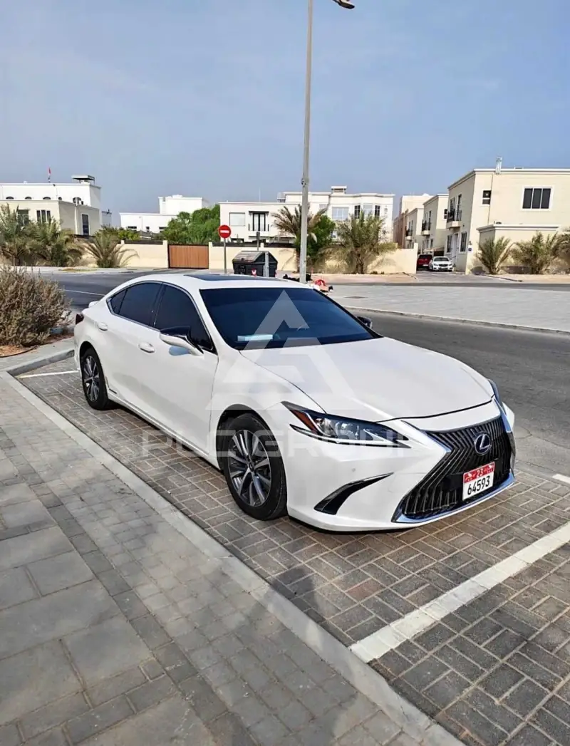 2021 Lexus ES300