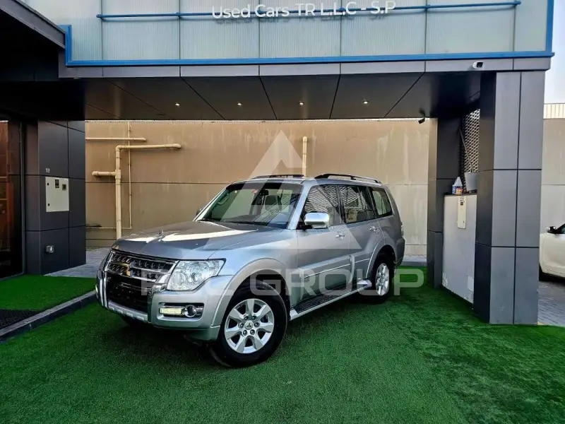 2022 Mitsubishi PAJARO