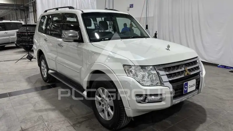 2022 Mitsubishi PAJARO