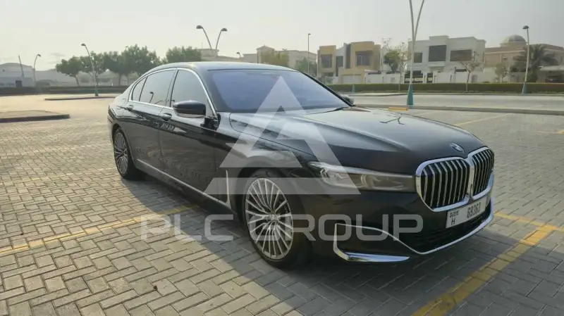 2022 BMW 730