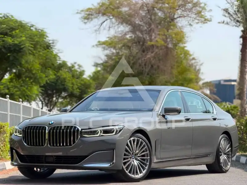 2022 BMW 730