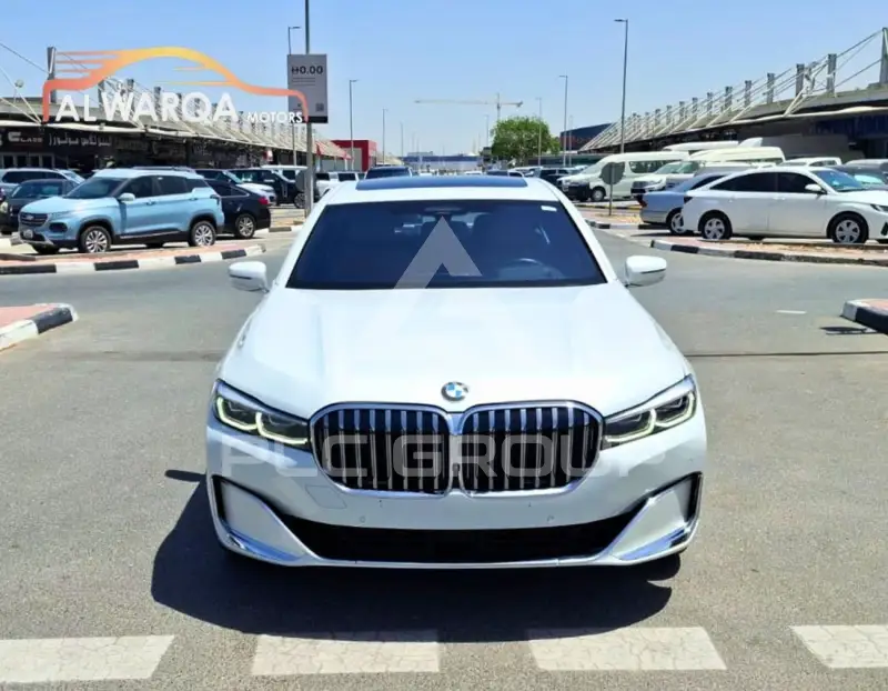 2022 BMW 730