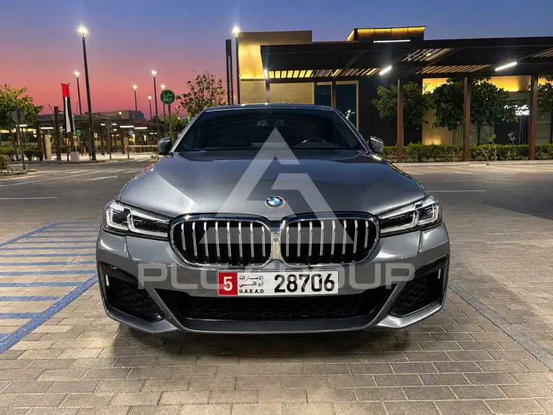 2022 BMW 530