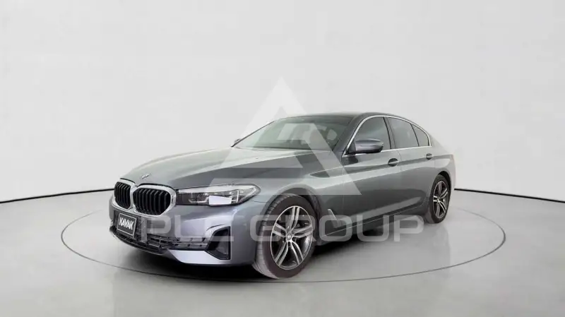 2022 BMW 520