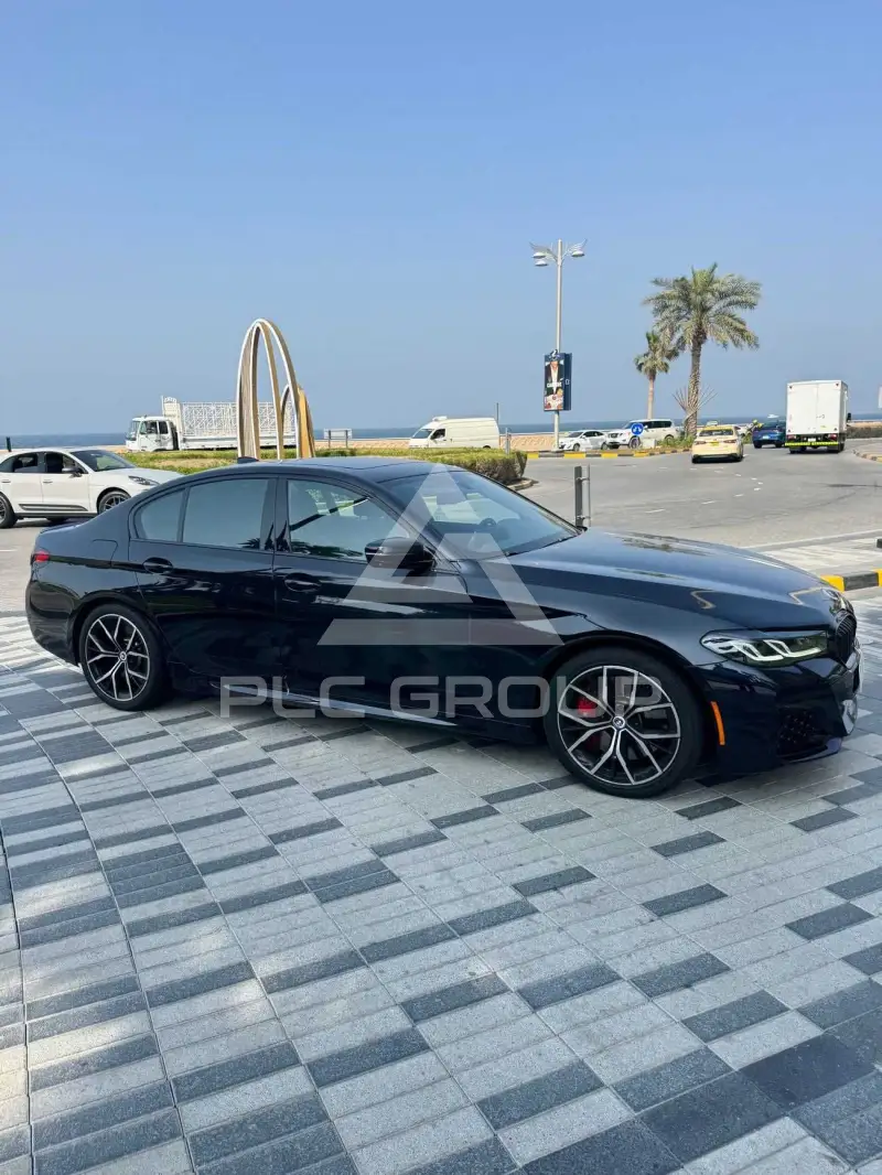 2023 BMW 550M