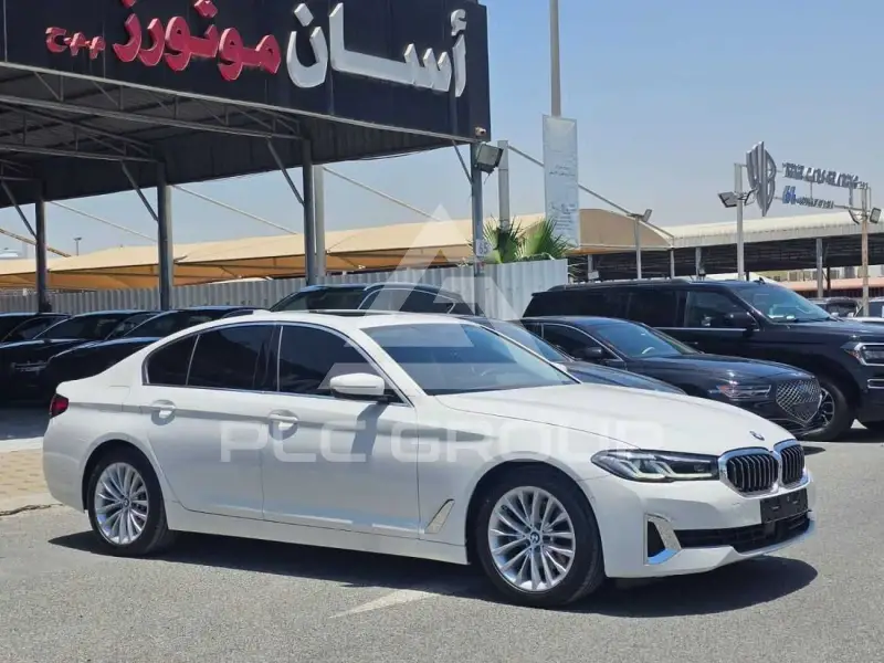 2023 BMW 520