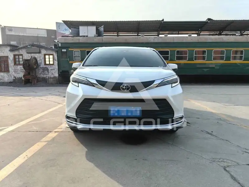 2023 Toyota SIENNA