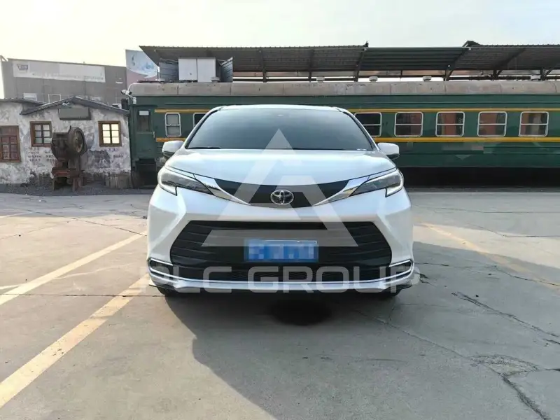 2023 Toyota SIENNA