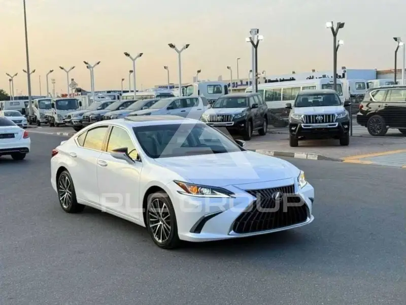 2024 Lexus ES300