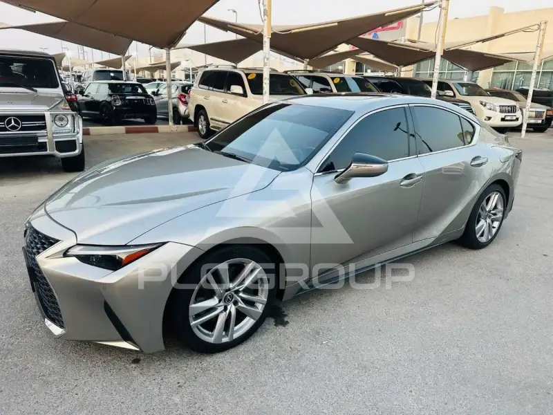 2024 Lexus IS300