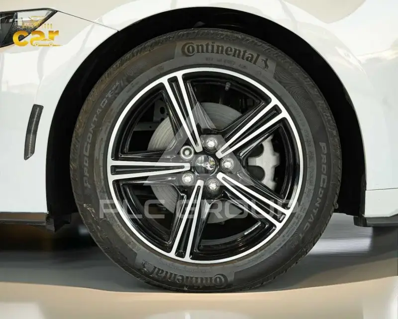 2025 Ford MUSTANG
